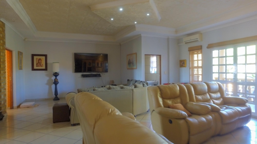 5 Bedroom Property for Sale in Azalea Park North West